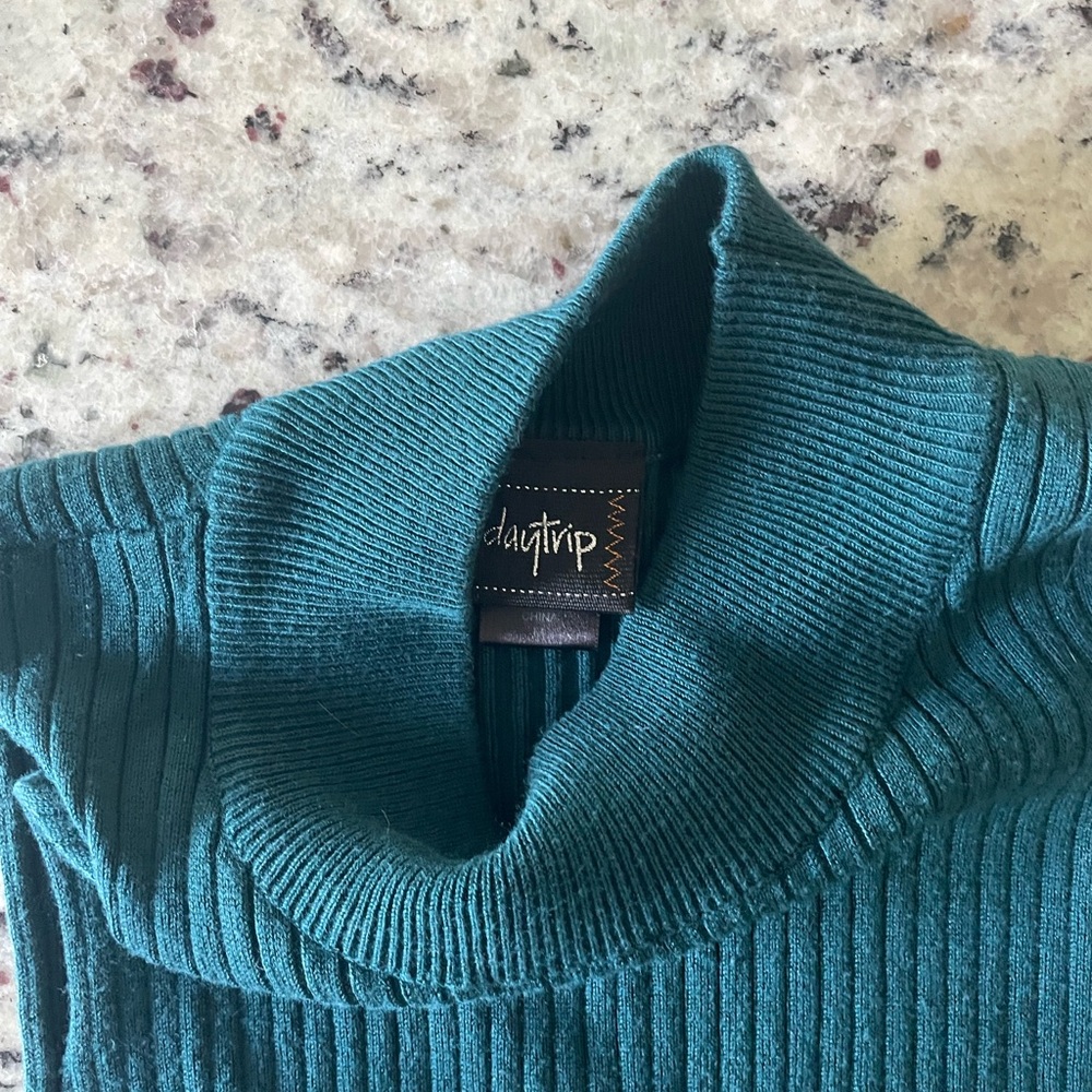 DayTrip Women's MockNeck Top